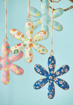 Ditsy Floral Daisy Metal Hanging Decoration